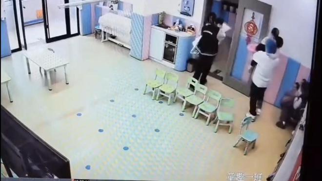 逃生后续来了！网友表示：这嘉奖是不是低了pg电子模拟器试玩地震中高中生背起同学(图12)