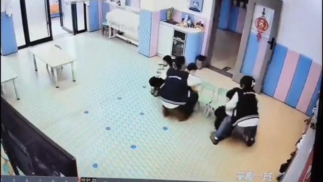 逃生后续来了！网友表示：这嘉奖是不是低了pg电子模拟器试玩地震中高中生背起同学(图8)